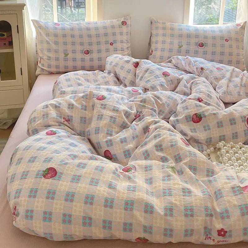 Girls Strawberry Bedding Set – 2025 New Queen Duvet Cover & Pillowcase Set