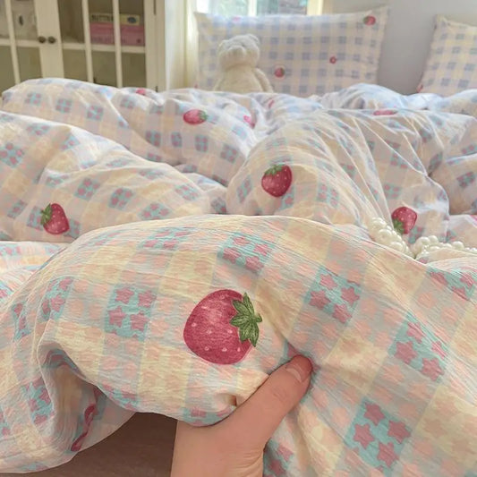 Girls Strawberry Bedding Set – 2025 New Queen Duvet Cover & Pillowcase Set
