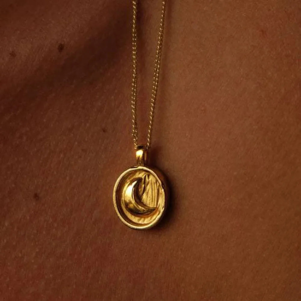 Vintage 18K Gold Plated Sun Moon Oval Pendant Necklace for Women