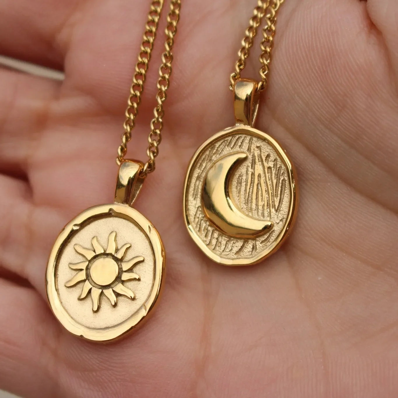 Vintage 18K Gold Plated Sun Moon Oval Pendant Necklace for Women