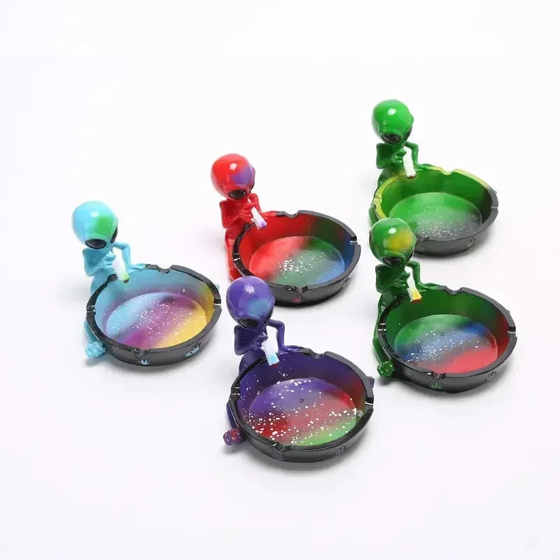 Alien Resin Ashtray – Retro Hip-Hop Tabletop Decoration